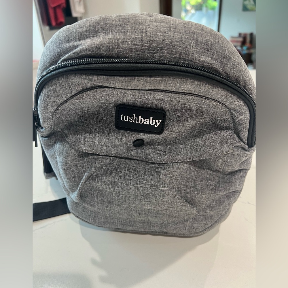 Tushbaby Ergonomic Hip Seat Carrier in Gray